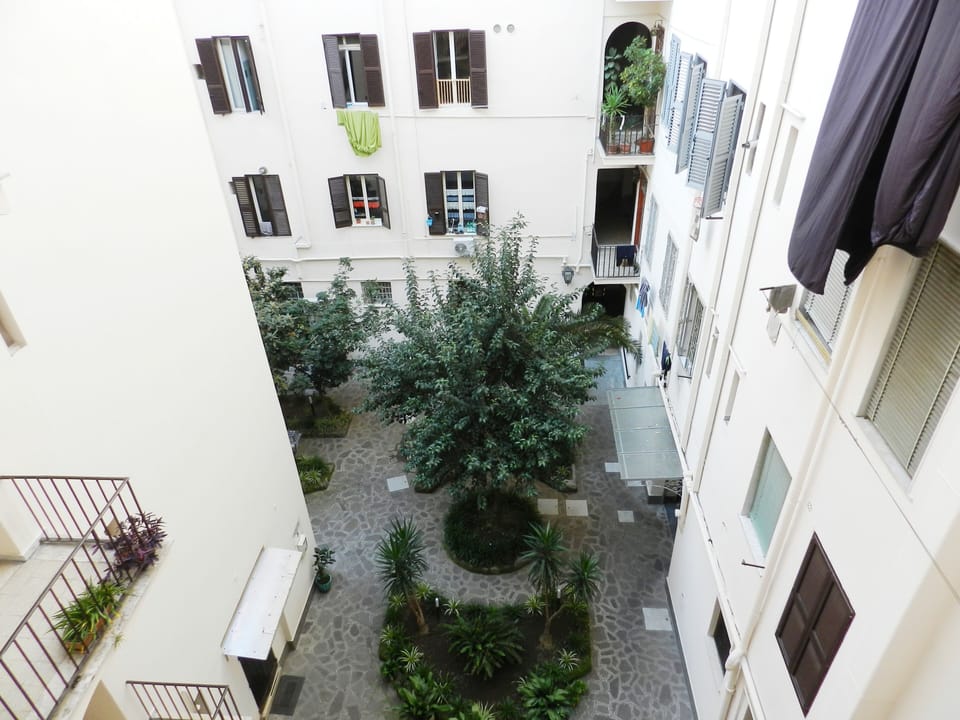 Apartment, 2 Bedrooms | Courtyard view