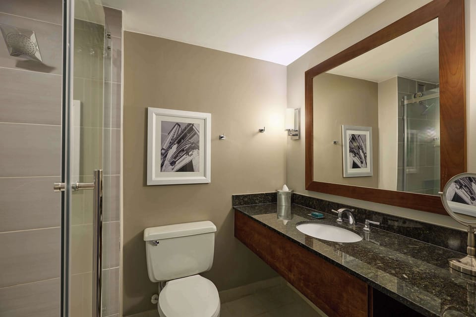 Combined shower/tub, free toiletries, hair dryer, bathrobes