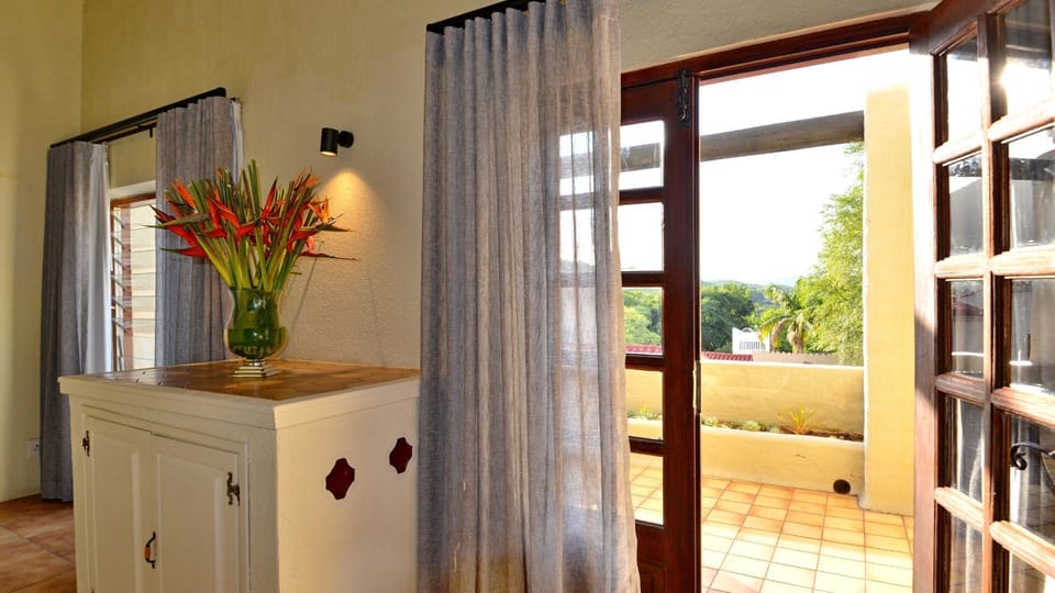 Deluxe Suite | In-room safe, desk, iron/ironing board (on request)