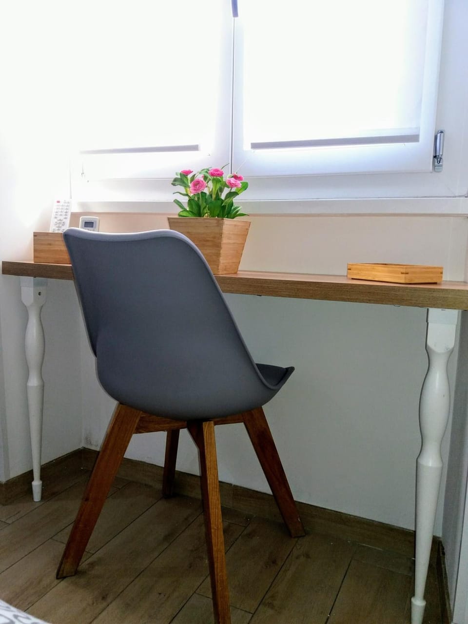 In-room safe, desk, soundproofing, bed sheets