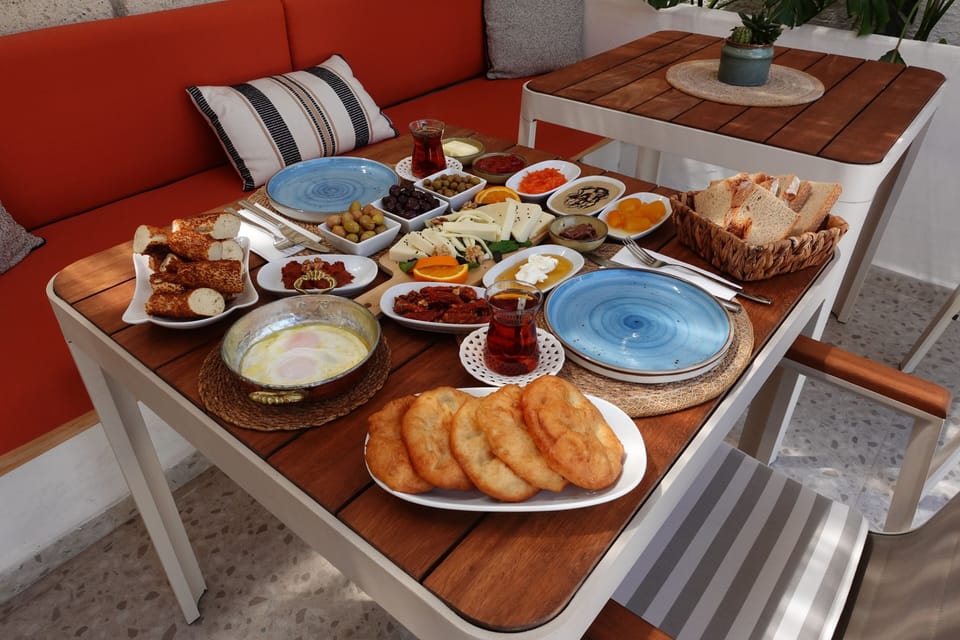 Daily cooked-to-order breakfast for a fee