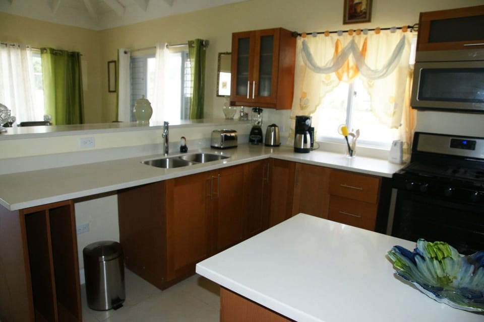 Family Villa, 2 Bedrooms, Kitchen, Ocean View | Private kitchen | Coffee/tea maker, full-size fridge, microwave, oven