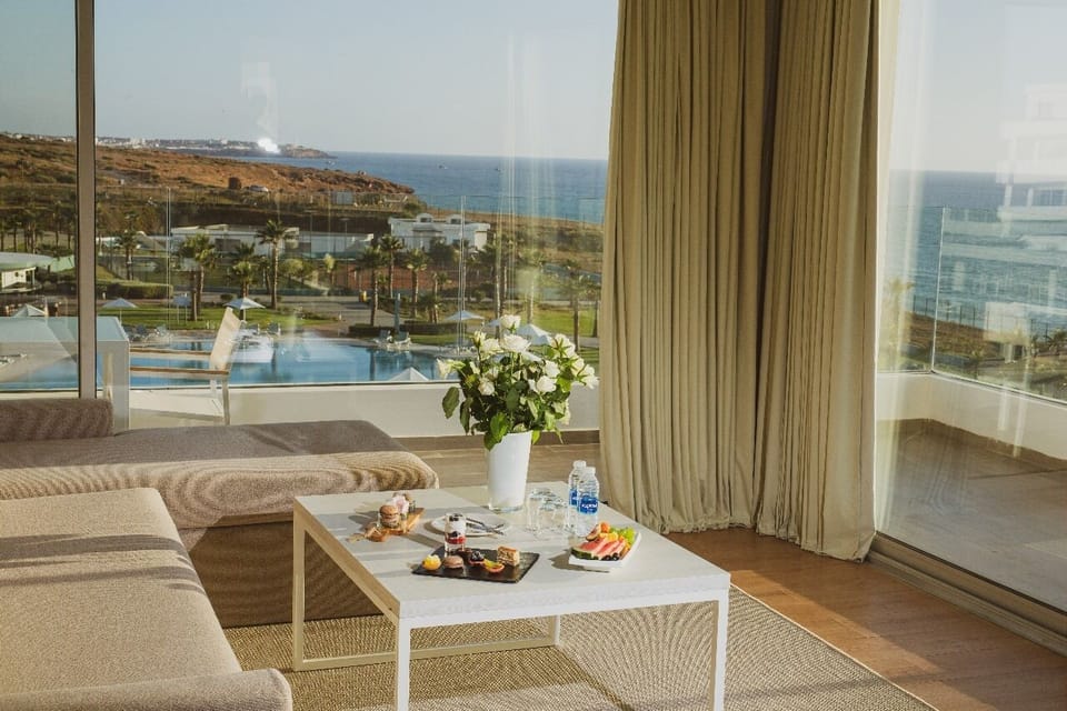 Suite (Prestige) | Individually furnished, soundproofing, free WiFi, bed sheets