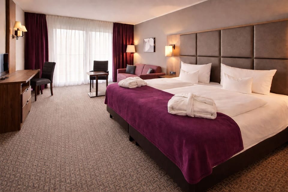 Double Room | In-room safe, desk, iron/ironing board, free cribs/infant beds
