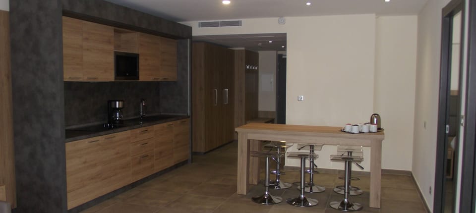 Apartment, 2 Bedrooms (6 persons) | Premium bedding, minibar, in-room safe, desk