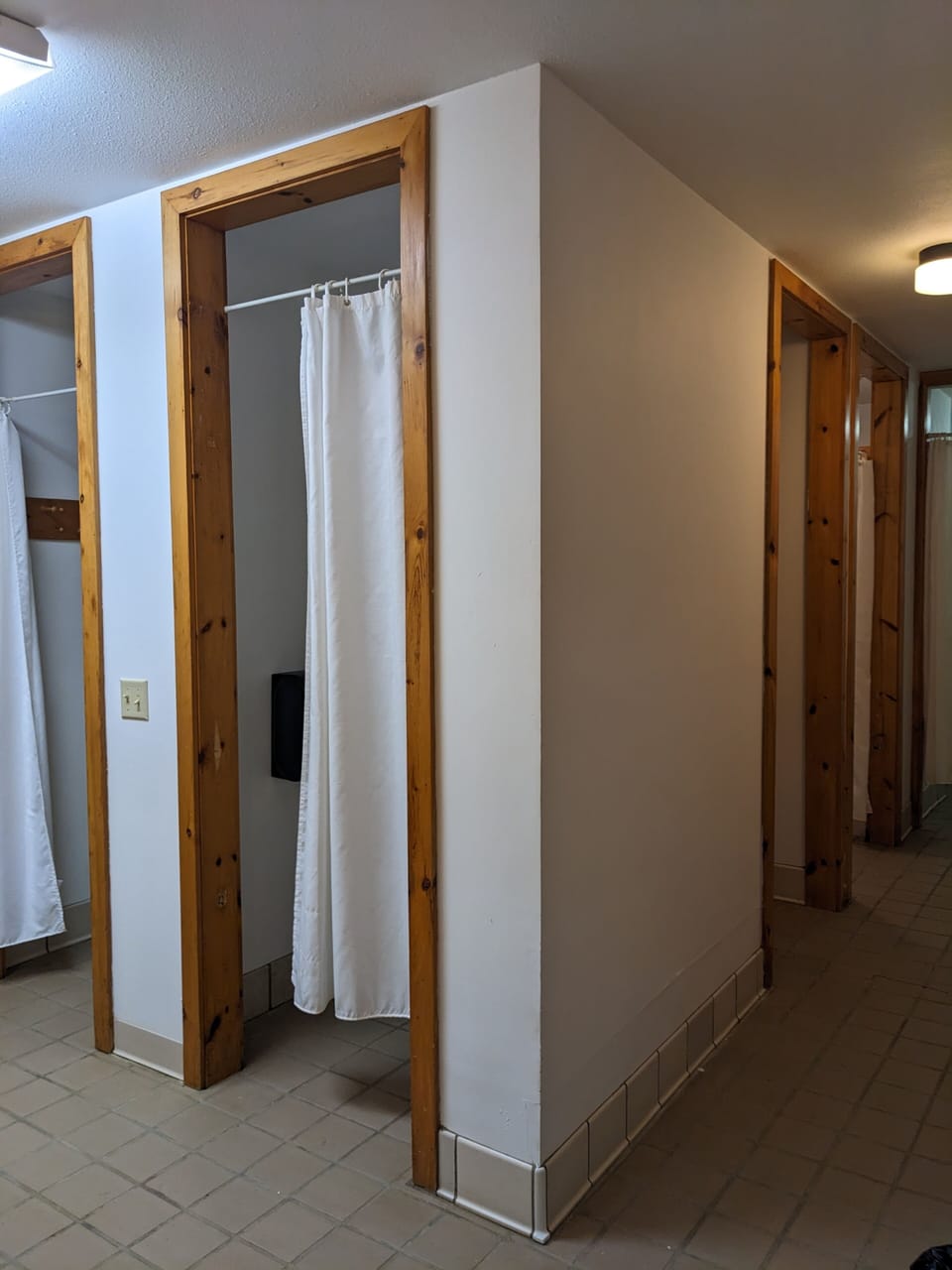 Rustic Canoer Cabin | Bathroom | Free toiletries, hair dryer, towels, soap