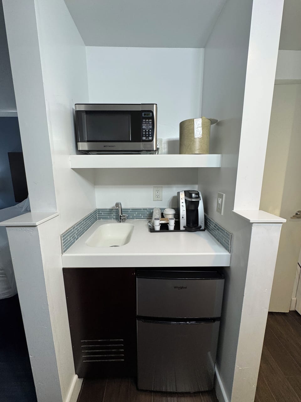 Hypo-allergenic bedding, in-room safe, desk, laptop workspace