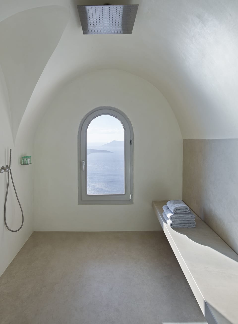 Suite (Aqua) | 1 bedroom, premium bedding, minibar, in-room safe