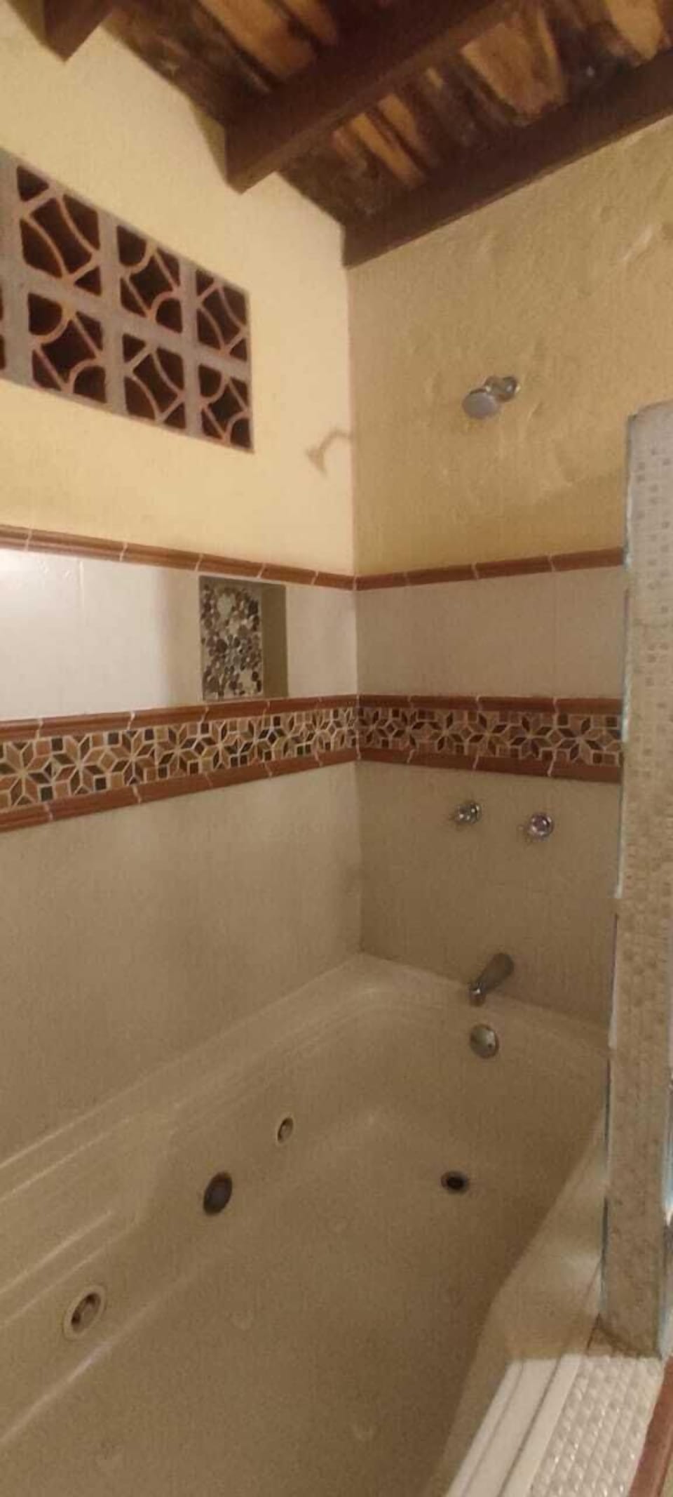 Superior Double Room, 1 Double Bed, Hot Tub | Bathroom | Combined shower/tub, jetted tub, hair dryer, towels