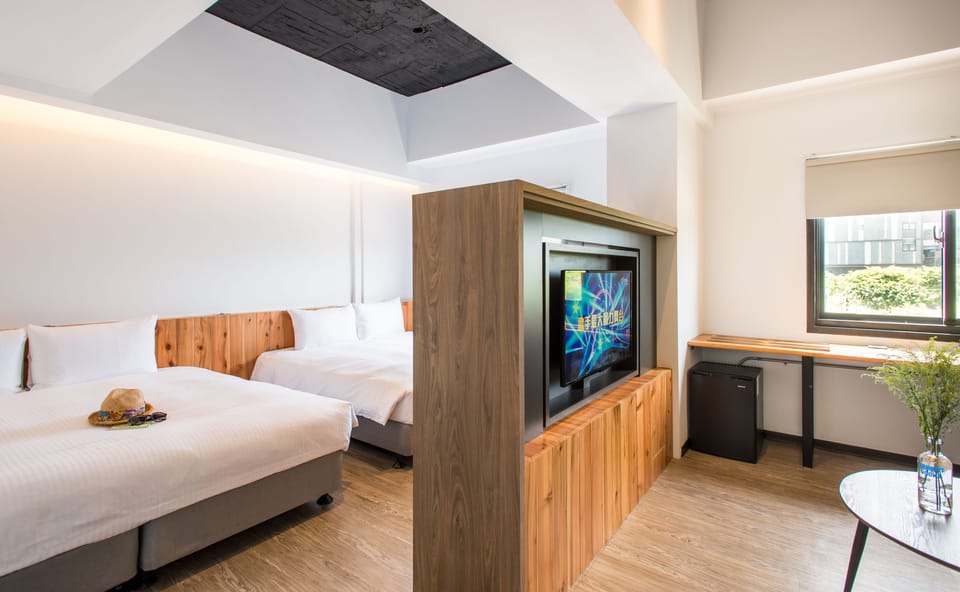 Deluxe Quadruple Room | Desk, free WiFi, wheelchair access