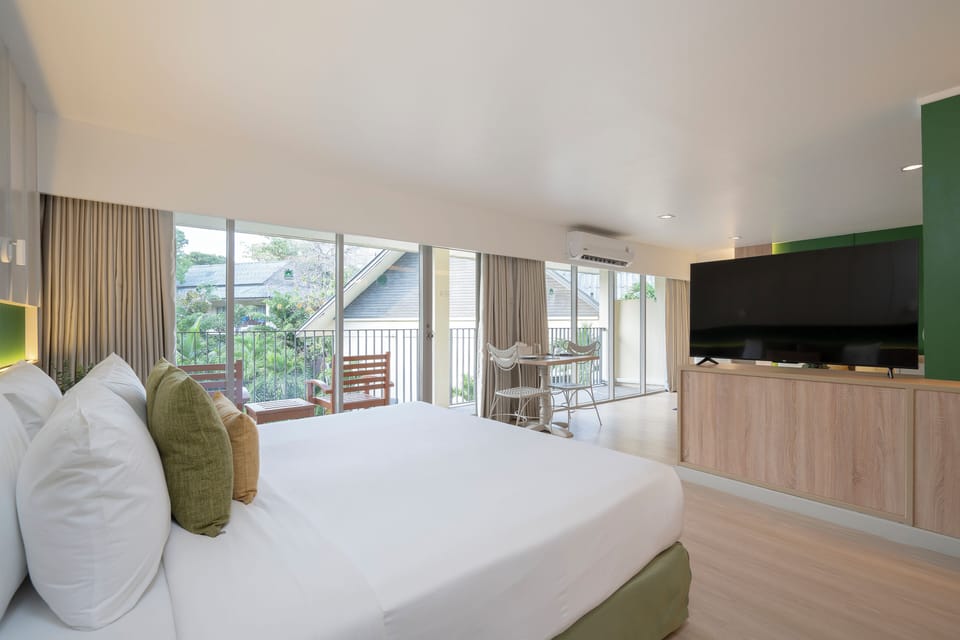 Junior Suite | Premium bedding, minibar, in-room safe, individually furnished