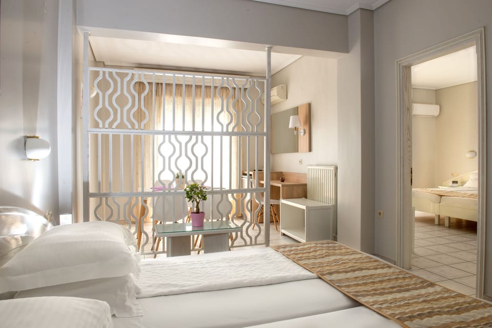 Select Comfort beds, in-room safe, desk, soundproofing