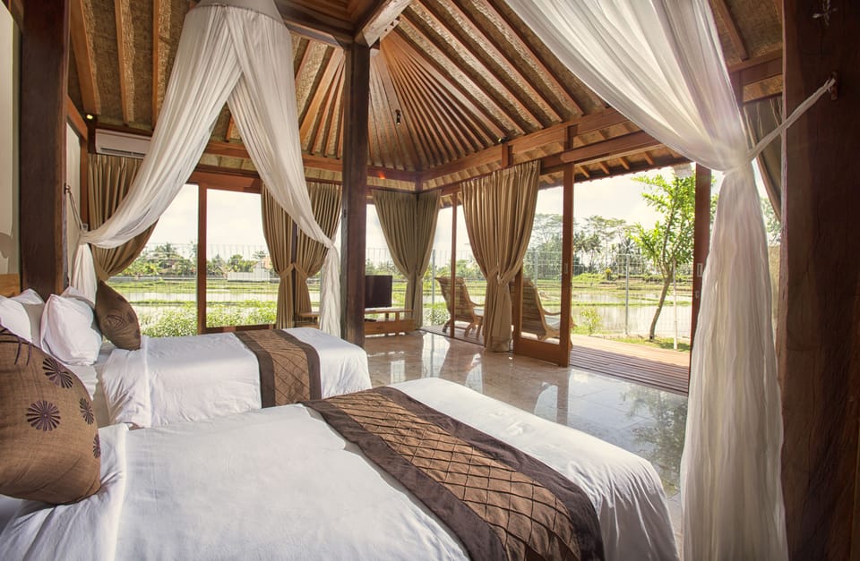 Deluxe One-Bedroom Villa with Rice Field View | Premium bedding, minibar, in-room safe, desk