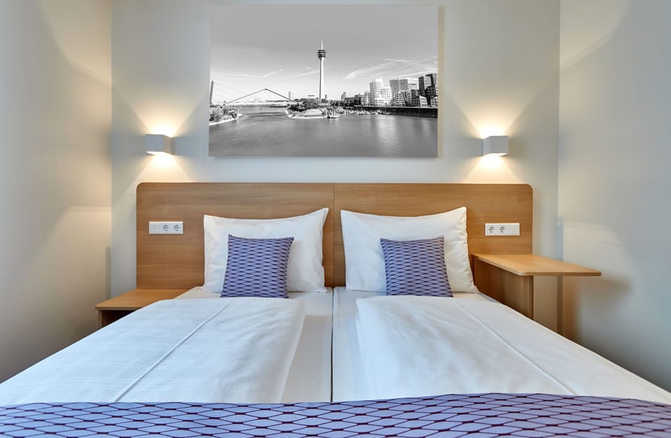 Comfort Double Room, 1 Queen Bed | Desk, soundproofing, cribs/infant beds, free WiFi