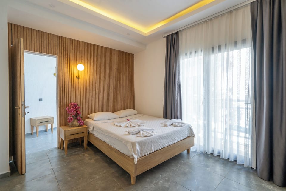 Standard Suite | Egyptian cotton sheets, premium bedding, Select Comfort beds