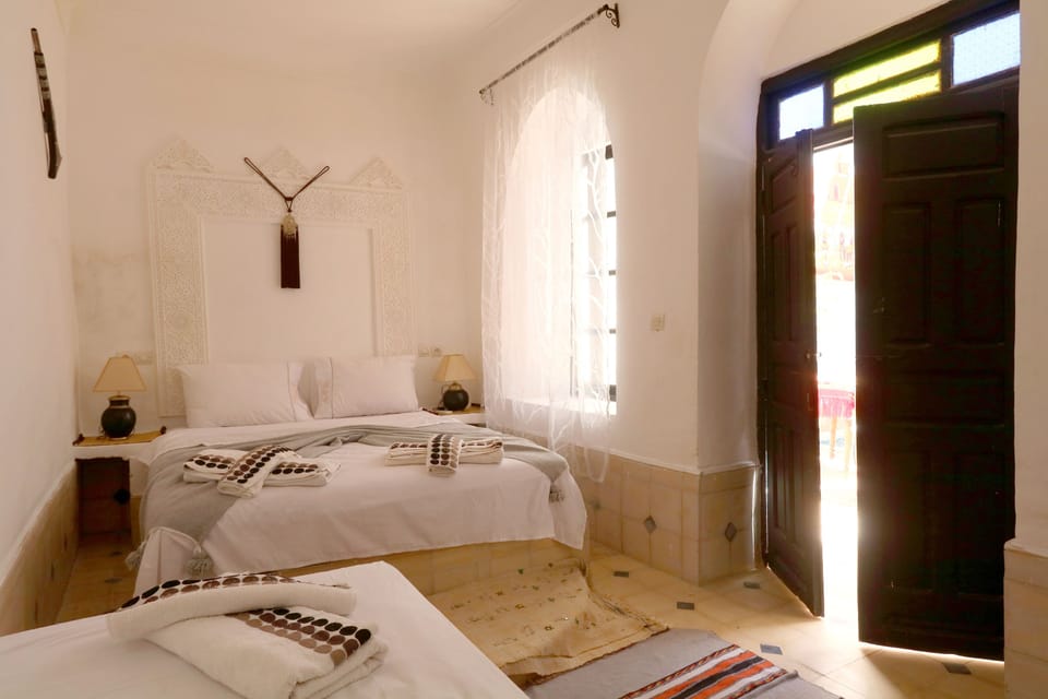 Double Room (2) | Desk, iron/ironing board, free WiFi, bed sheets