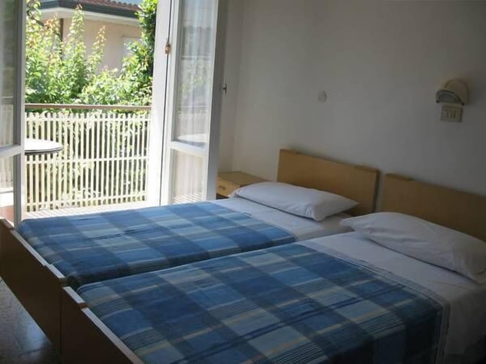 Double or Twin Room | In-room safe, free WiFi