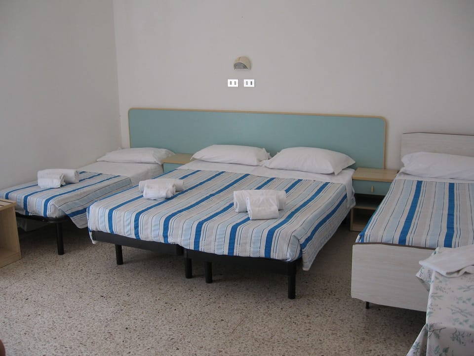 Quadruple Room | In-room safe, WiFi (free)