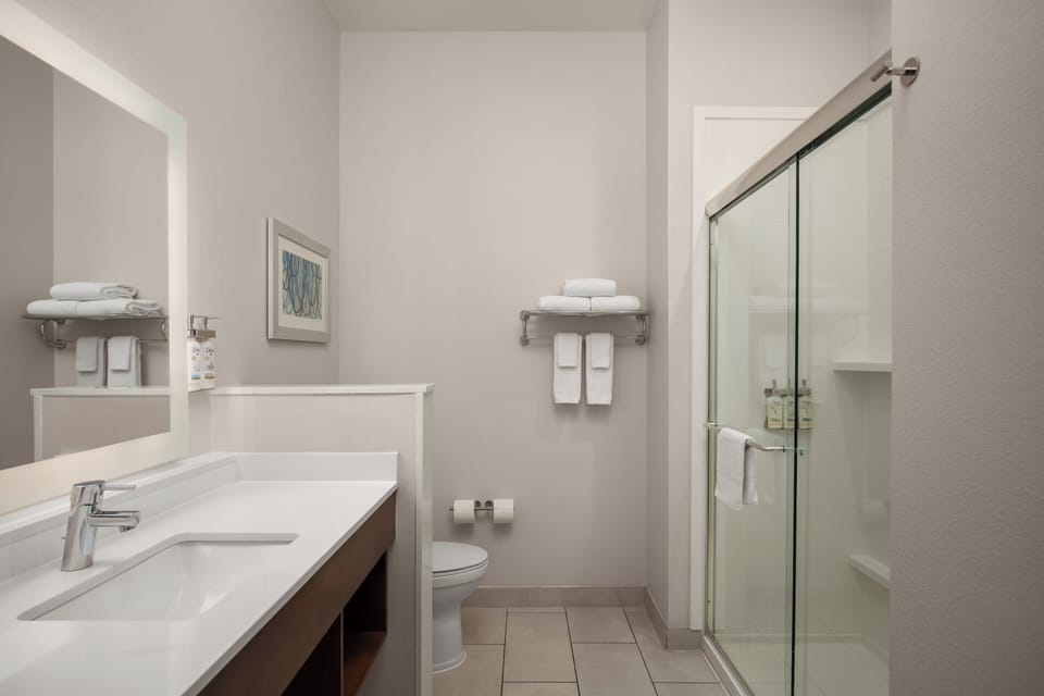 In-room safe, desk, laptop workspace, free WiFi