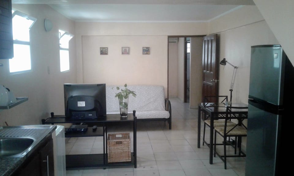 City Studio, 1 Bedroom, Ground Floor | Living room | TV