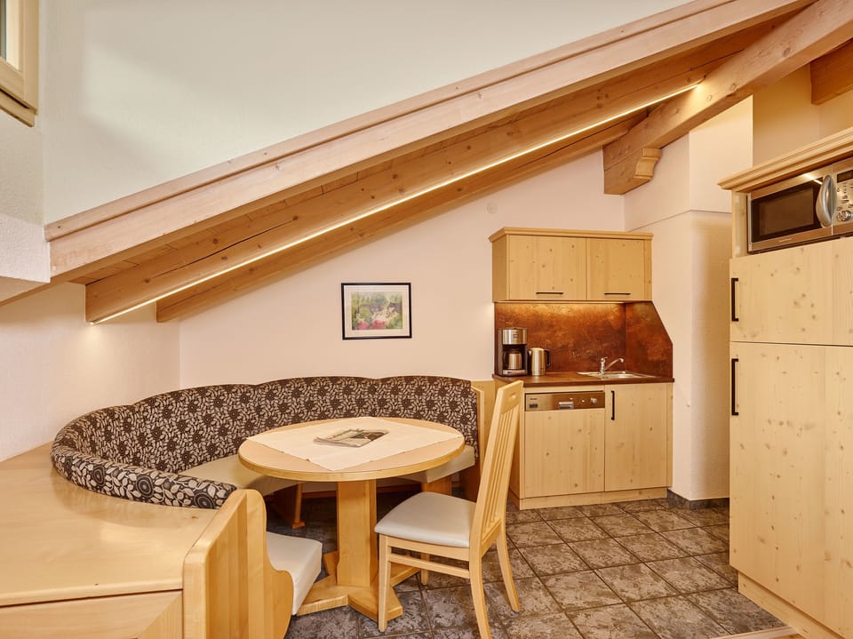 Stovetop, cookware/dishes/utensils