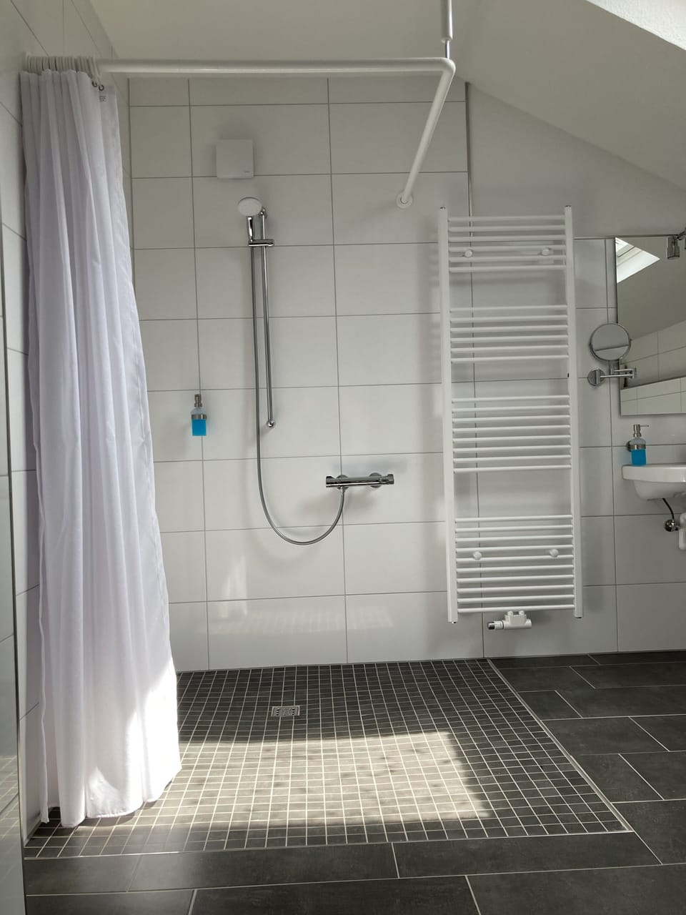 Premium Room | Bathroom | Shower, towels