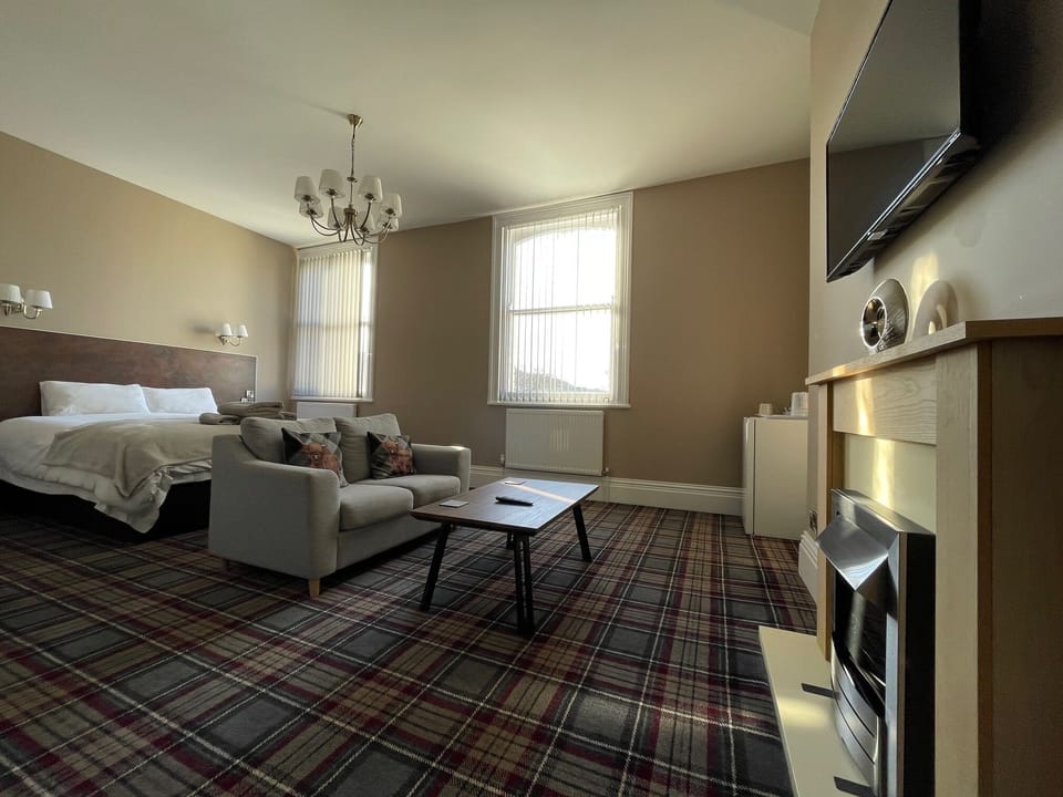 Double Room, Ensuite (Room 17 Second Floor) | Pillowtop beds, individually decorated, individually furnished
