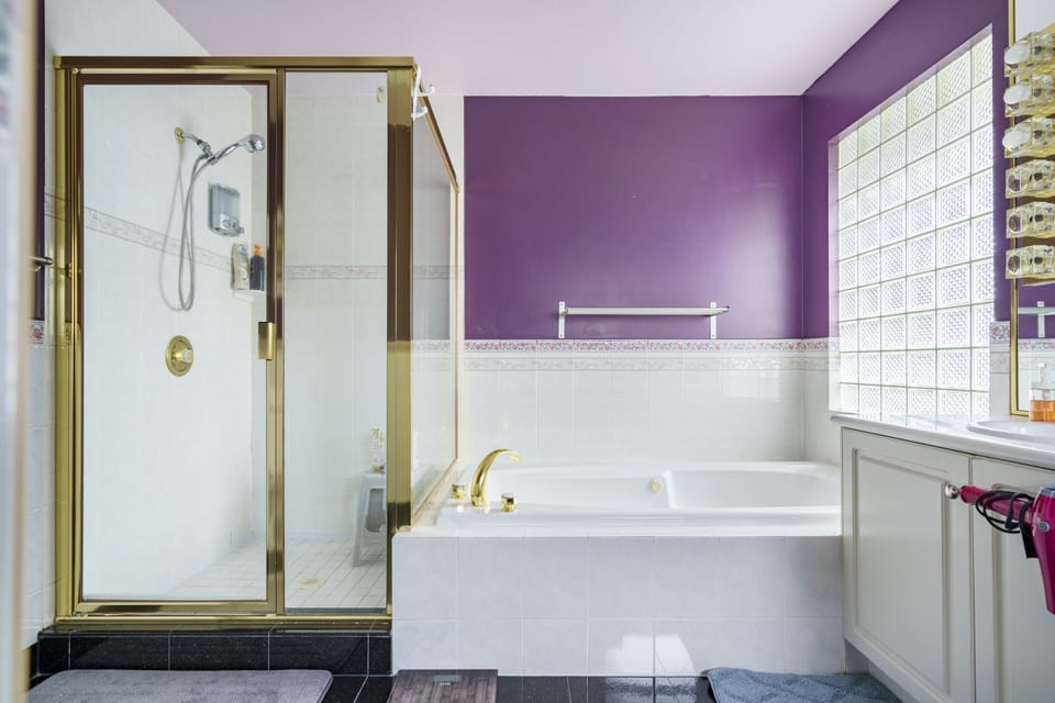 Room, 1 King Bed | Bathroom | Free toiletries, hair dryer, heated floors, towels