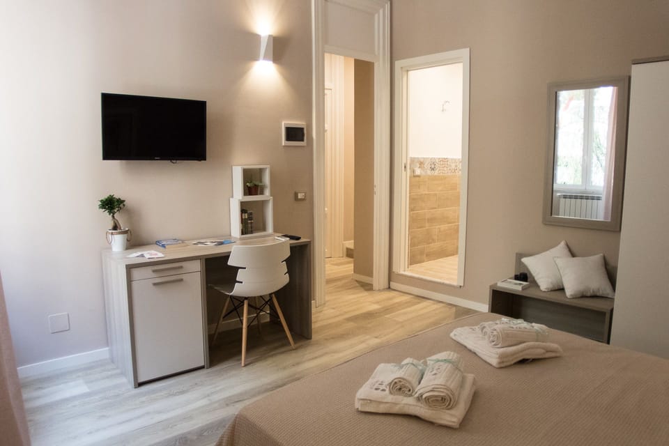 Double or Twin Room | Desk, soundproofing, free cribs/infant beds, free WiFi
