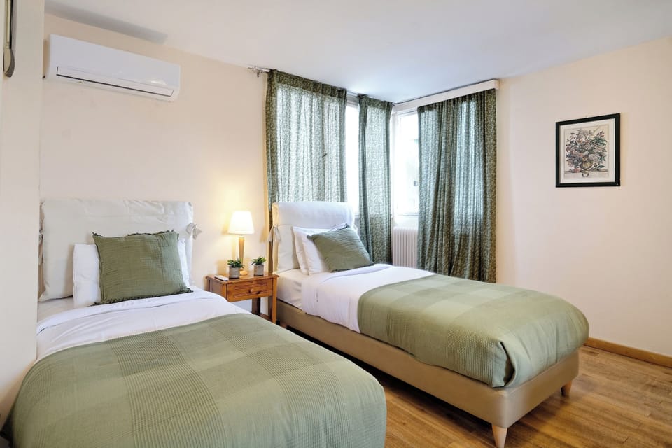  Quadruple room with Balcony | Blackout drapes, iron/ironing board (on request), cribs (free)