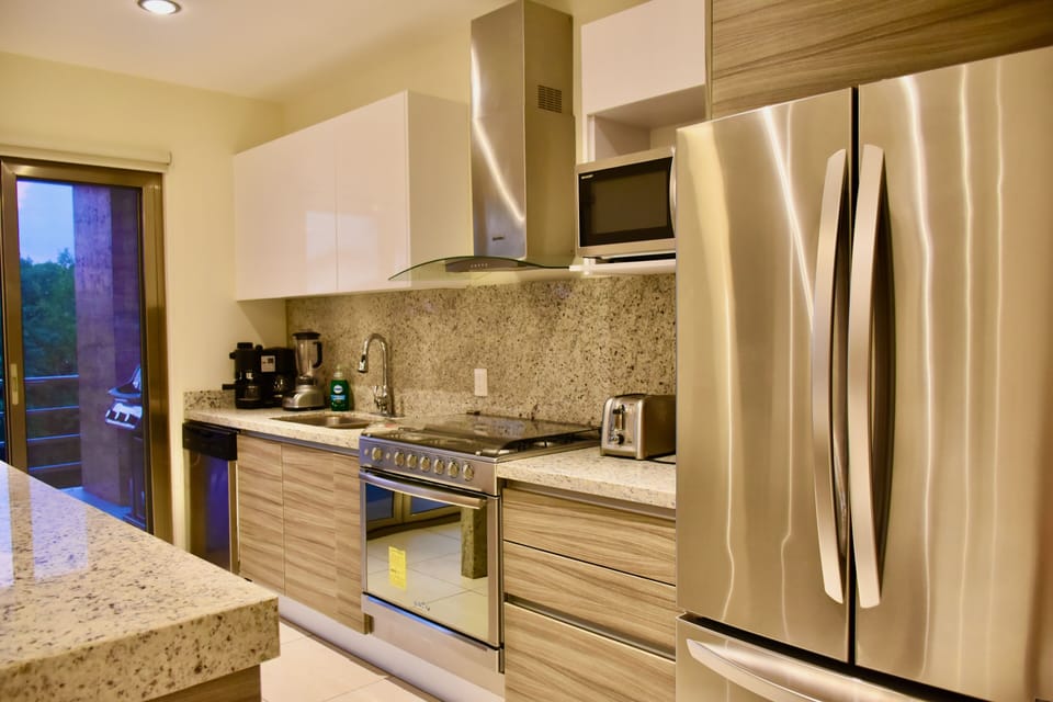 Family Apartment | Private kitchen | Full-size fridge, microwave, dishwasher, coffee/tea maker