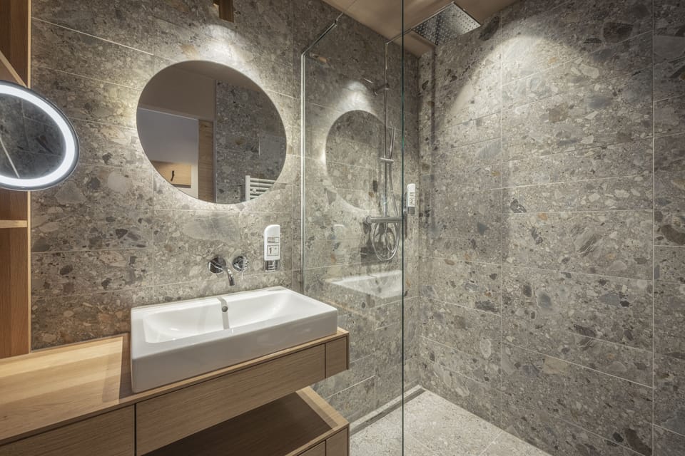 Shower, free toiletries, hair dryer, bathrobes