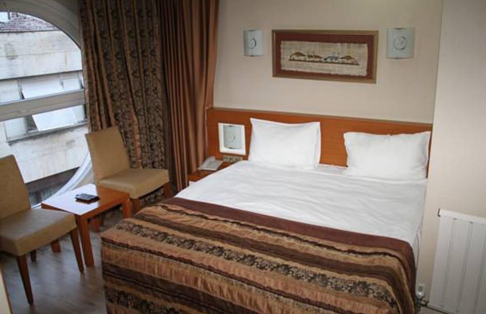 Minibar, in-room safe, soundproofing, iron/ironing board