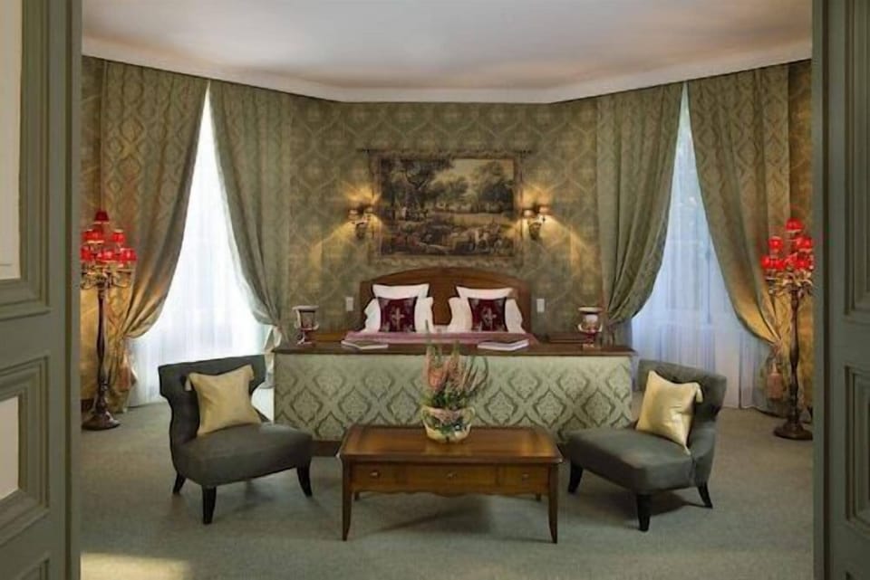 Superior Double Room, Ensuite, Courtyard View | Premium bedding, minibar, in-room safe, individually decorated