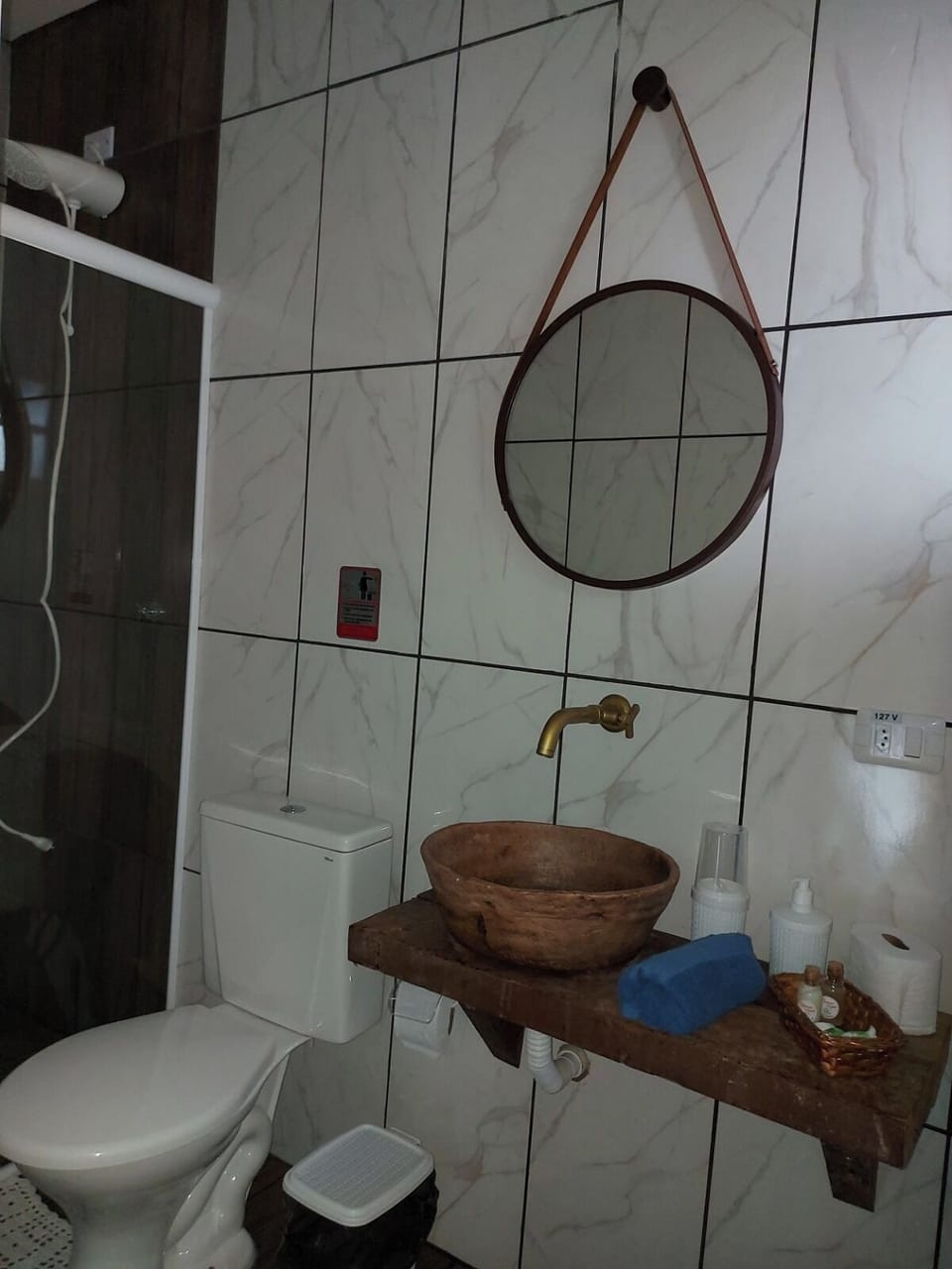 Suite | Bathroom sink