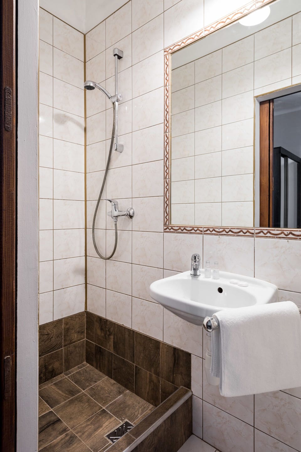 Bathroom shower