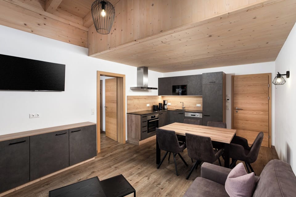 Comfort Apartment, 2 Bedrooms, 2 Bathrooms, Mountain View | Premium bedding, Select Comfort beds, in-room safe