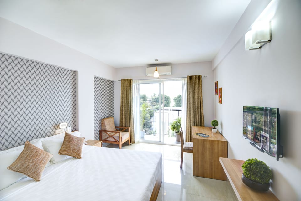 Superior Twin Room, 1 Bedroom, Balcony | Premium bedding, in-room safe, individually decorated