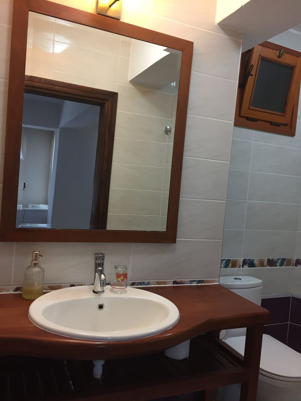 Standard Double Room, Non Smoking | Bathroom | Shower, free toiletries, hair dryer, towels