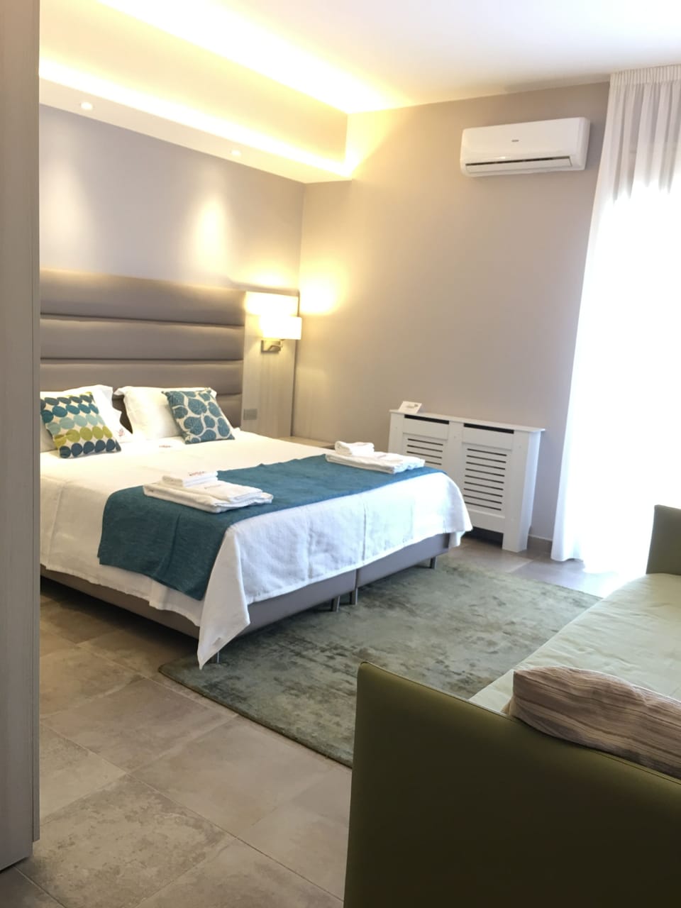 Triple Room | Premium bedding, desk, soundproofing, free WiFi