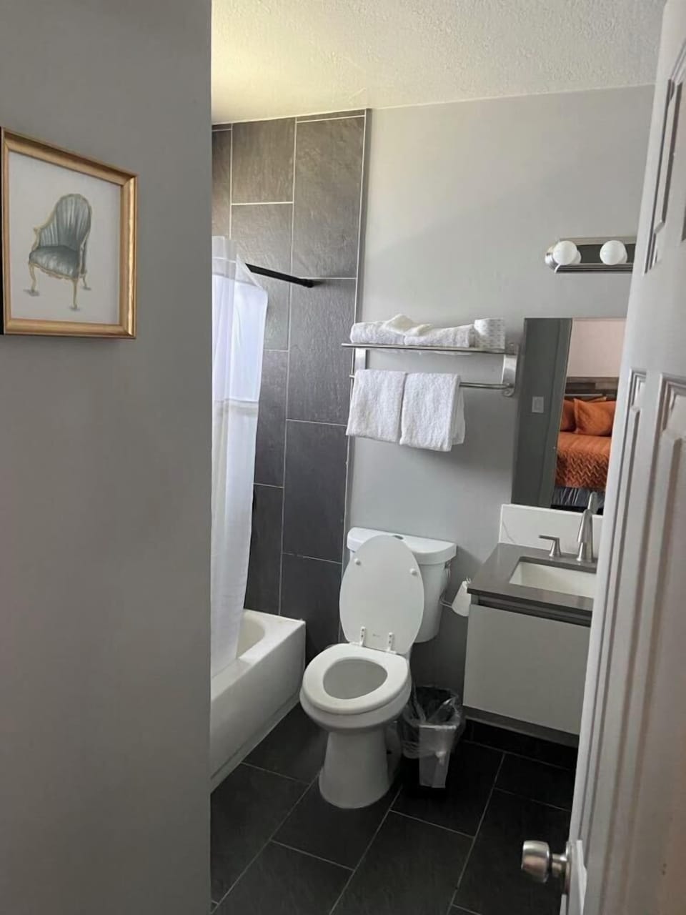 Family Suite, 2 Bedrooms | Bathroom | Designer toiletries, towels