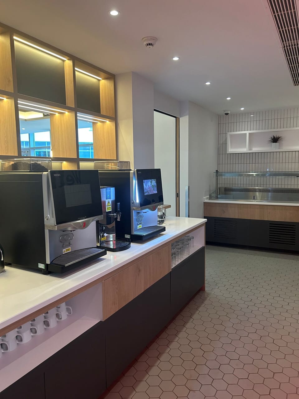 Breakfast, lunch, dinner served; garden views