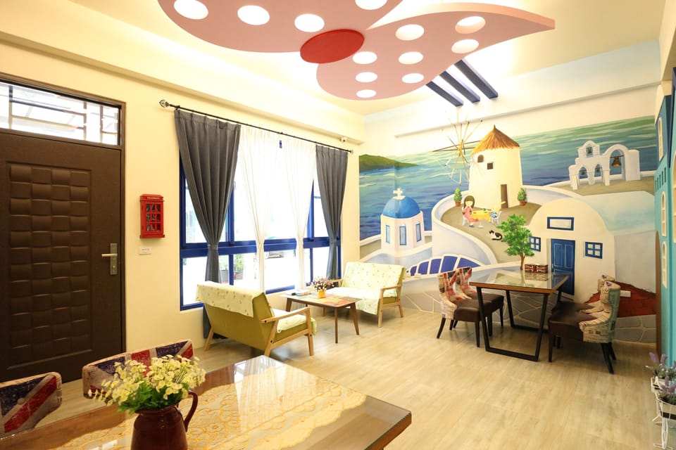 Lobby lounge
