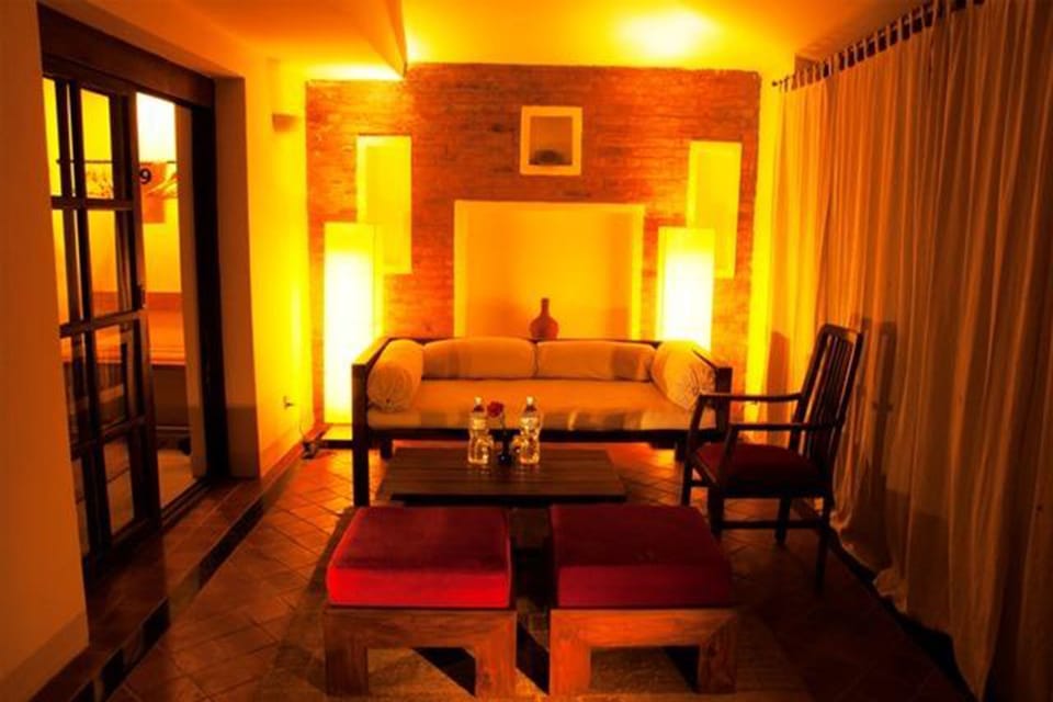 Deluxe Double Room | Living area