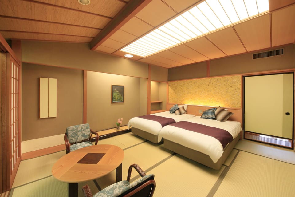 Japanese Twin Room | In-room safe, desk, WiFi (free)