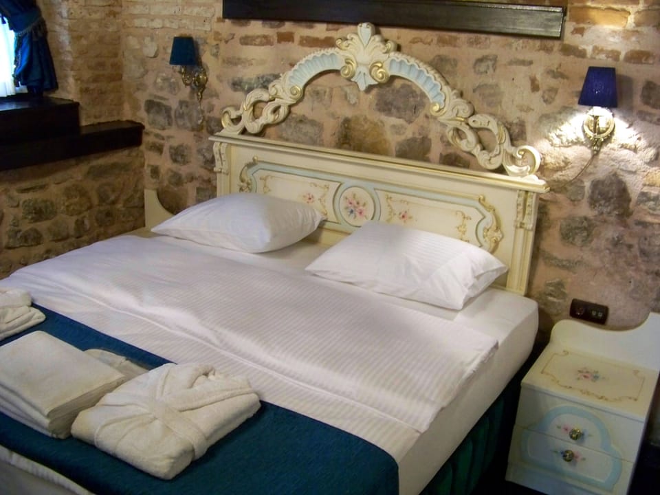 Premium Suite, 1 King Bed | Egyptian cotton sheets, premium bedding, Select Comfort beds