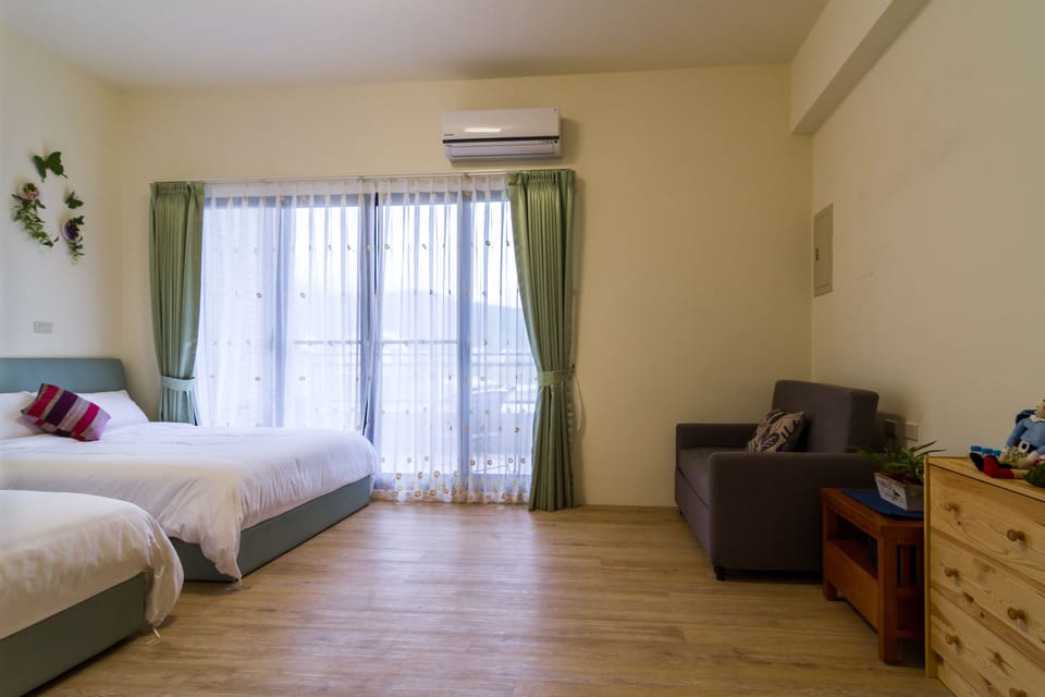 Quadruple Room | Individually decorated, individually furnished, blackout drapes