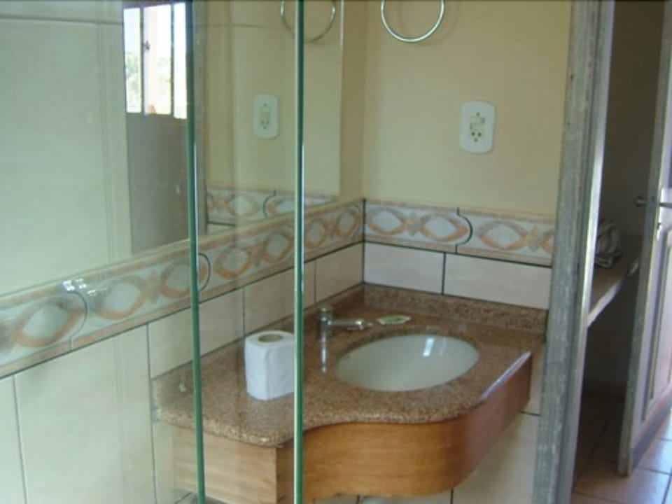 Bathroom sink