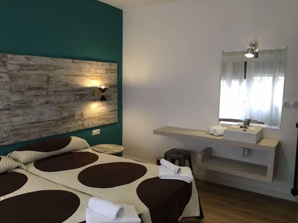 Triple Room, Shared Bathroom | Premium bedding, desk, iron/ironing board, free WiFi