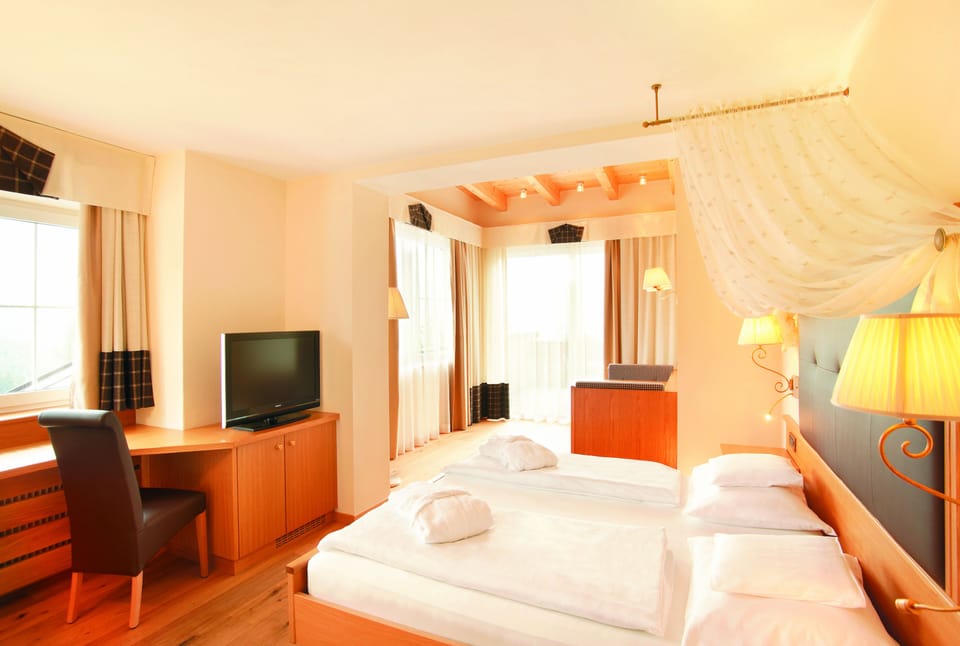 Superior Double Room | In-room safe, desk, laptop workspace, free WiFi